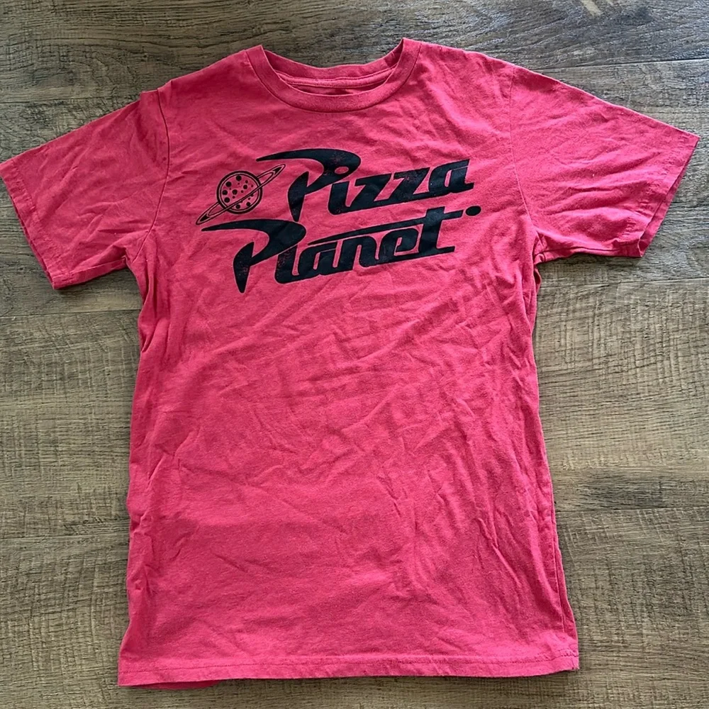 Disney Pixar Toy Story Pizza Planet T-shirt Youth XL Red w/black - Picture 1 of 5